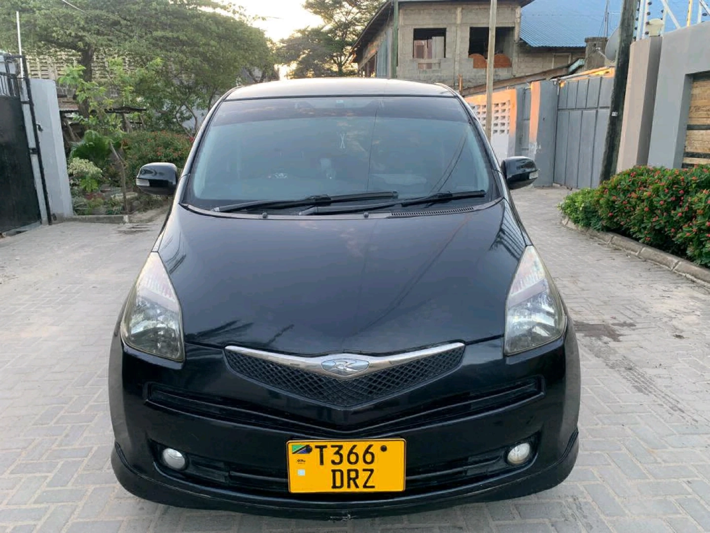 Black Toyota Ractis 1490cc
