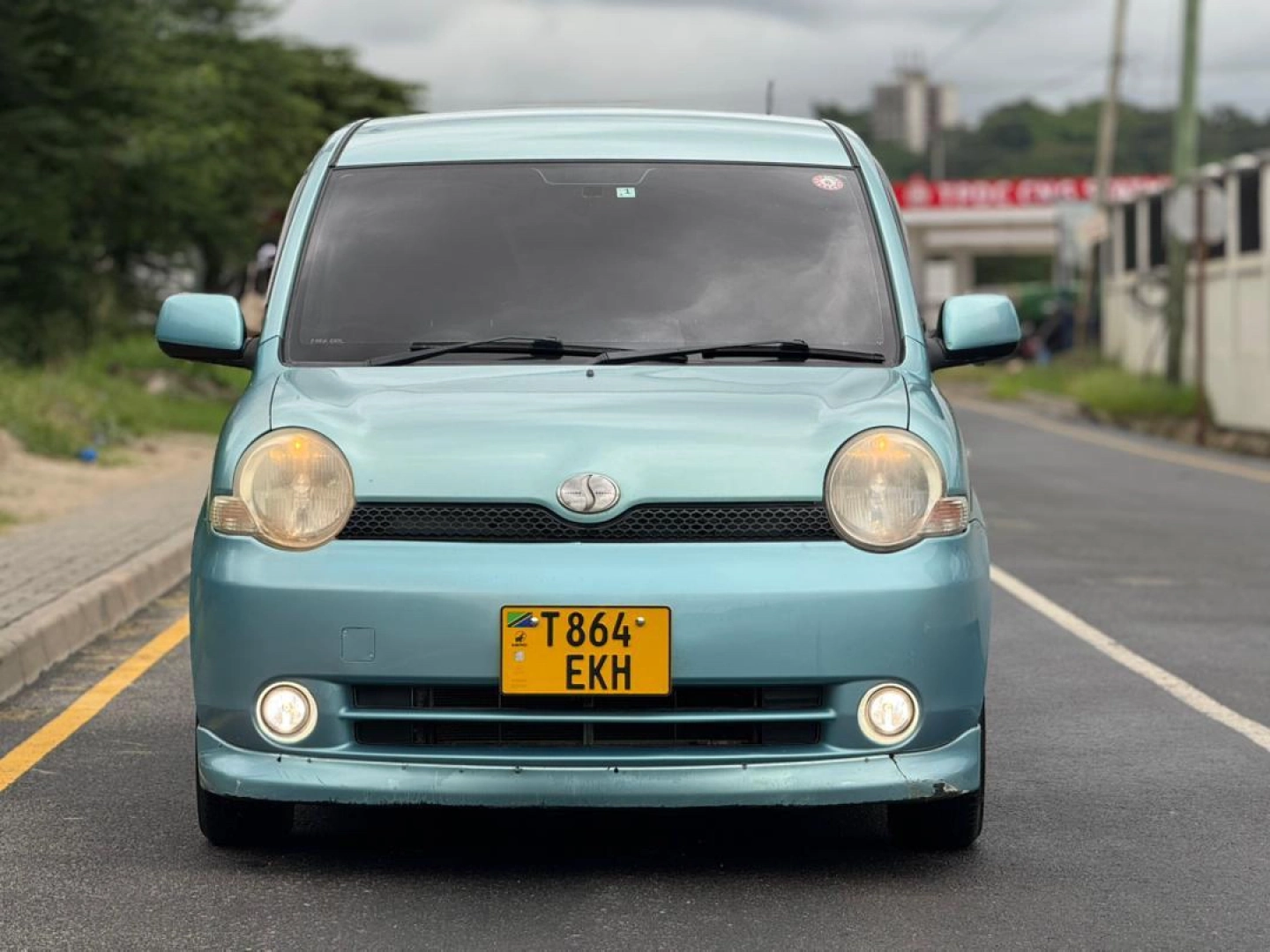 Toyota Sienta Minivan 2005, 1490cc, Full AC thumbnail 6