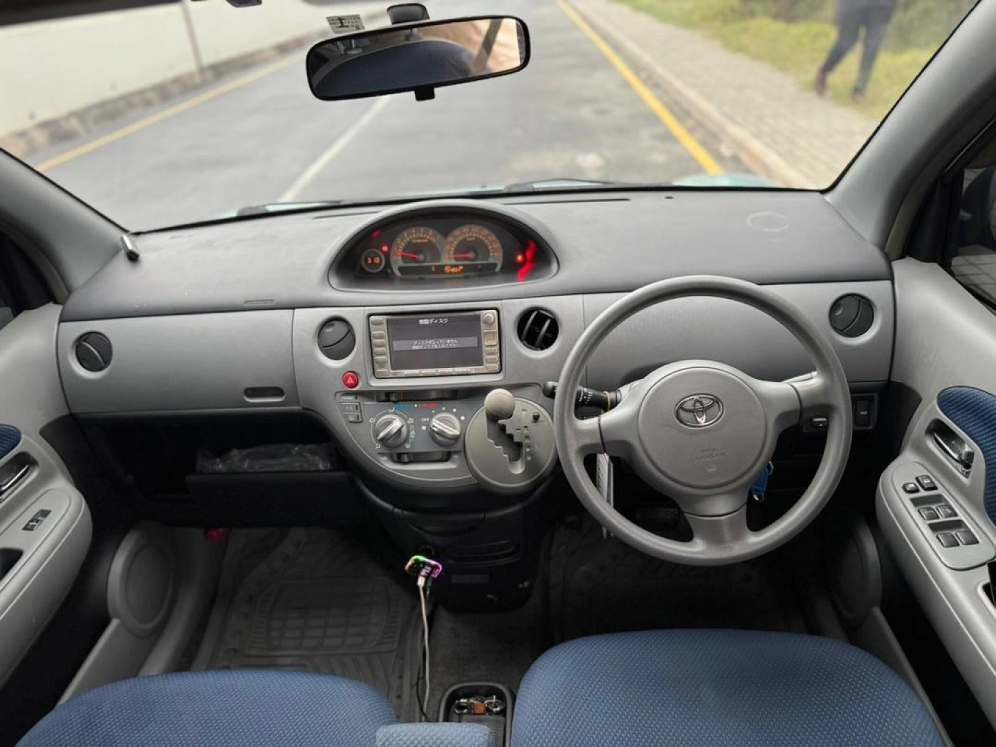 Toyota Sienta Minivan 2005, 1490cc, Full AC thumbnail 7