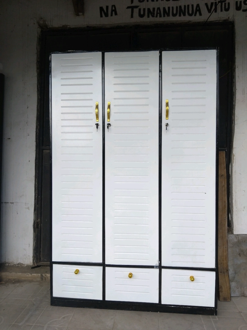 New Three-Door Wardrobe in Ubungo thumbnail 2