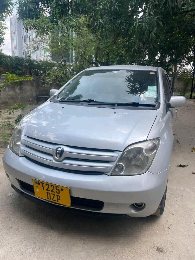 Toyota Ist Compact Car for Sale