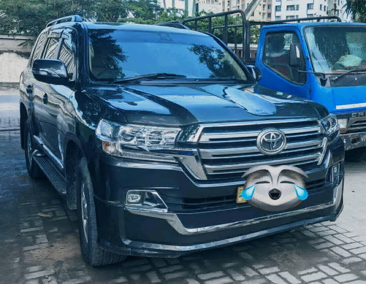 Toyota Land Cruiser V8 2010 Upgraded to 2018 Look thumbnail 3
