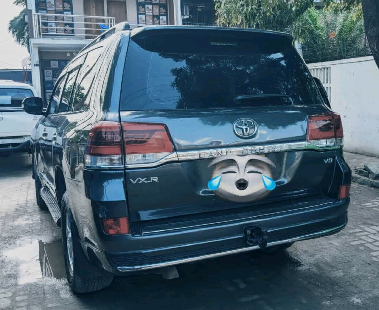 Toyota Land Cruiser V8 2010 Upgraded to 2018 Look thumbnail 5