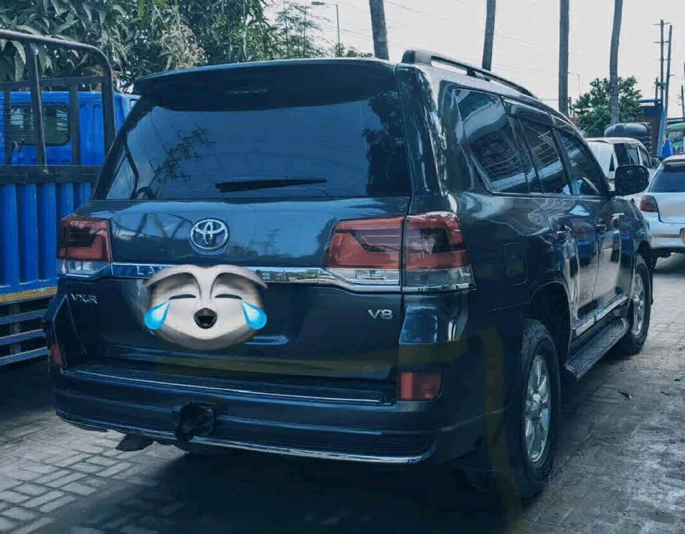 Toyota Land Cruiser V8 2010 Upgraded to 2018 Look thumbnail 6
