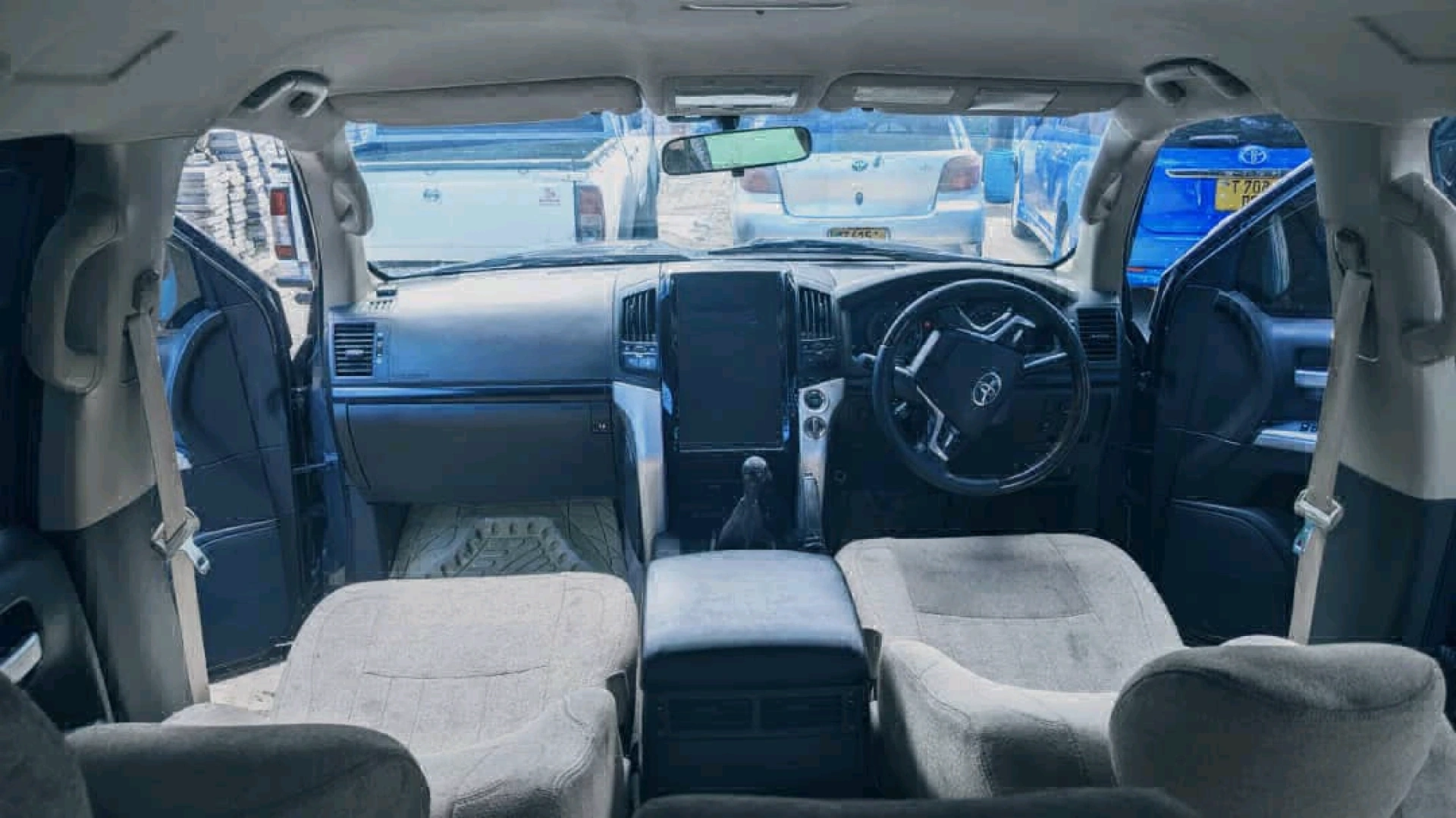 Toyota Land Cruiser V8 2010 Upgraded to 2018 Look thumbnail 8