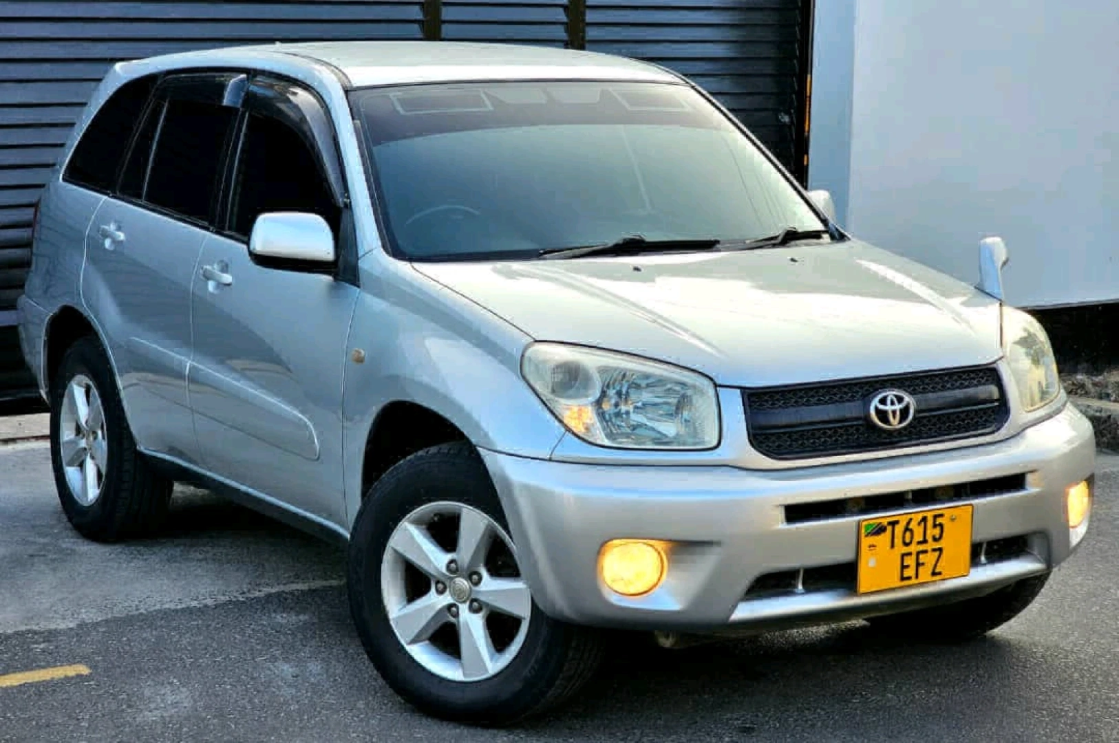 Toyota RAV4 2004 Automatic Silver thumbnail 4