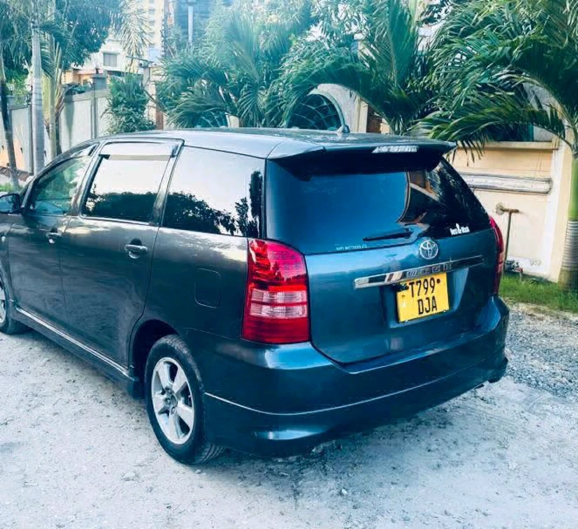 Toyota Wish Minivan for Sale thumbnail 4