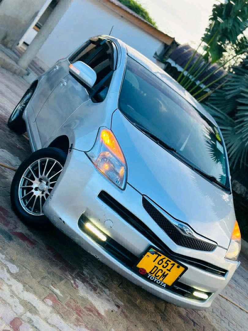 Toyota Ractis DCM Silver 1290cc thumbnail 7
