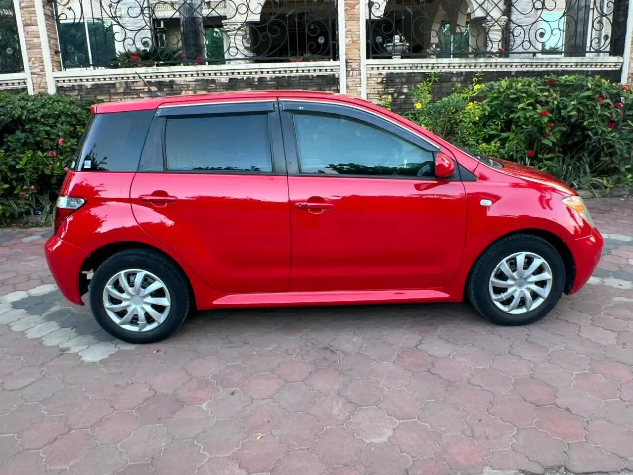 Toyota Ist 2005 Low Mileage 1290cc thumbnail 3