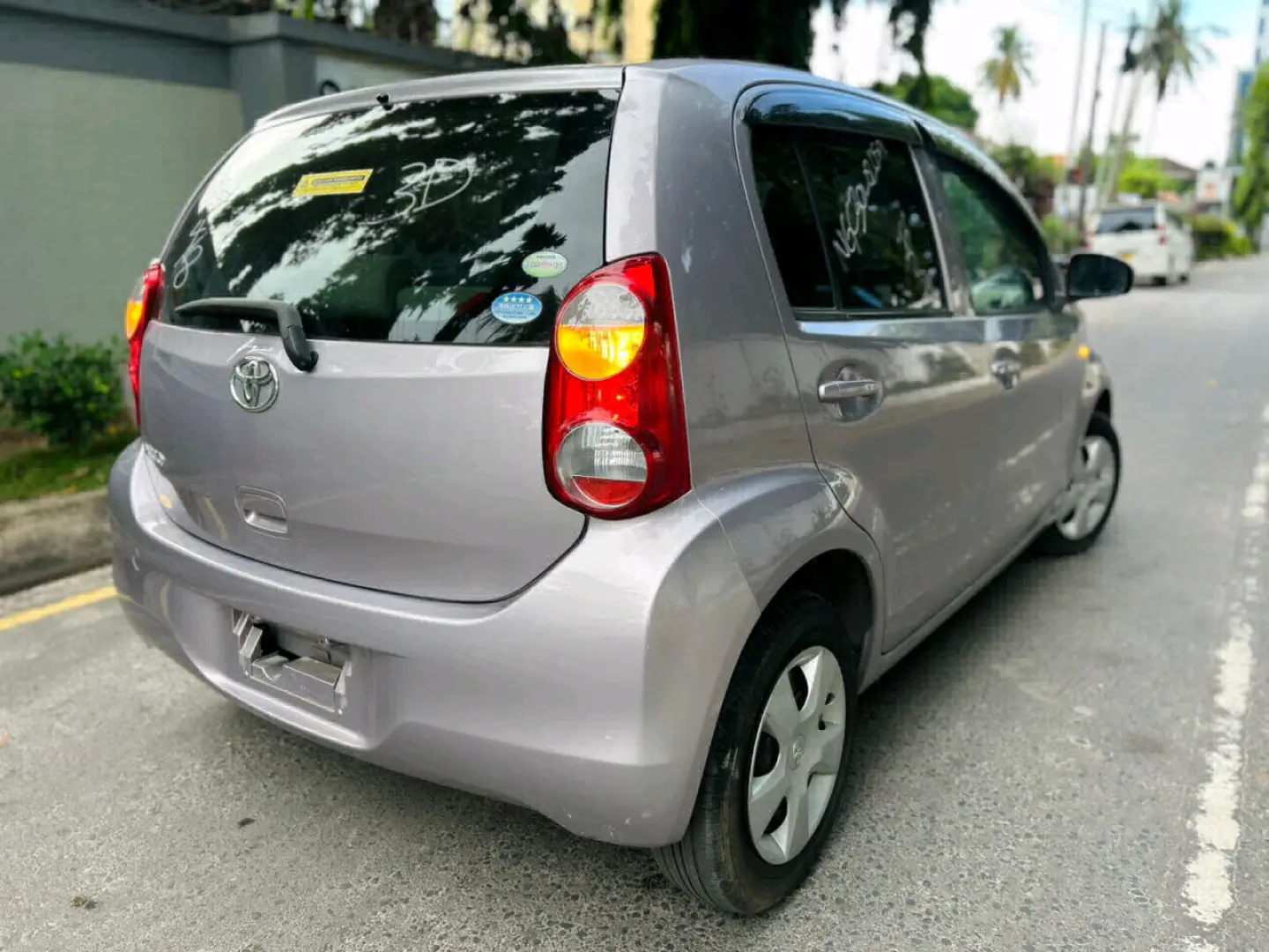 2011 Toyota Passo, Pink/Silver, 1290cc thumbnail 5