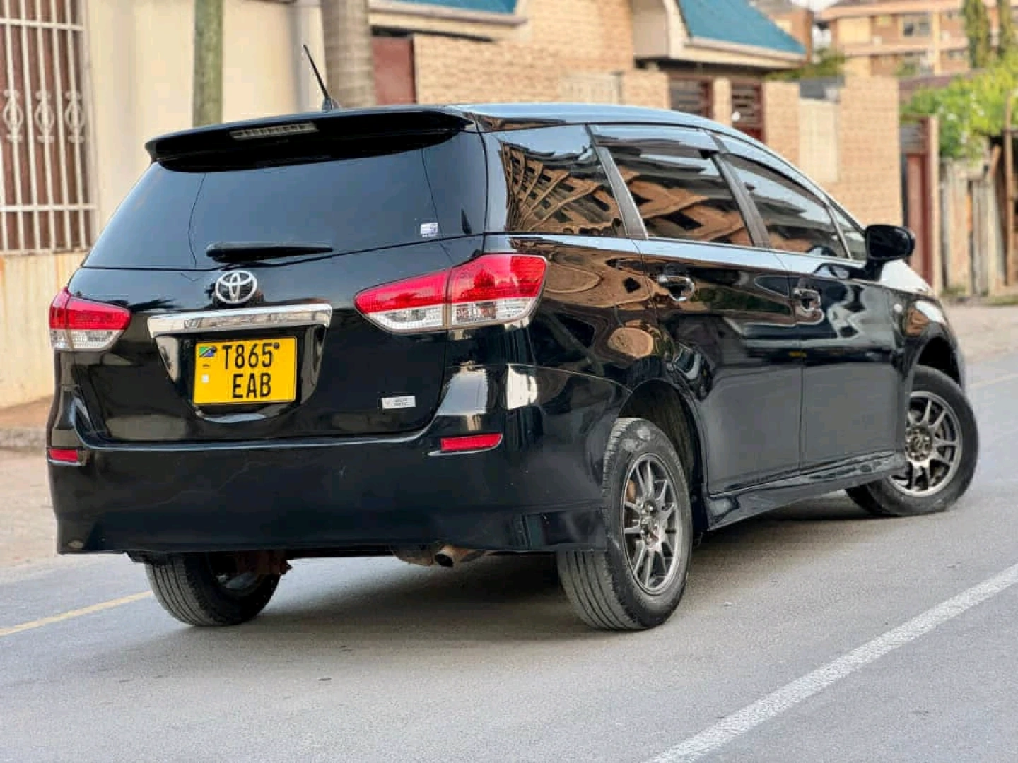 Toyota Wish New Model Black (2009) thumbnail 3