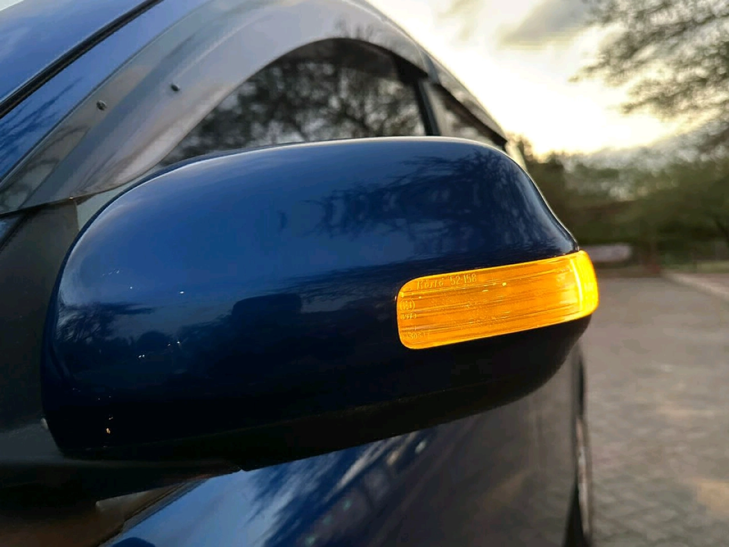 Used Blue Toyota Sienta Minivan 2006 Model thumbnail 7