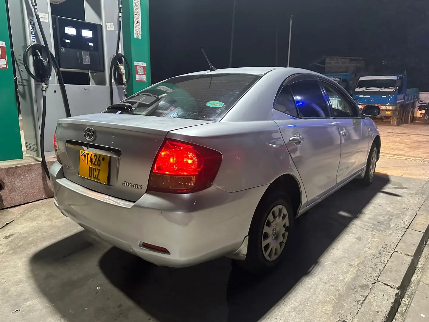Toyota Allion Sedan Silver thumbnail 2