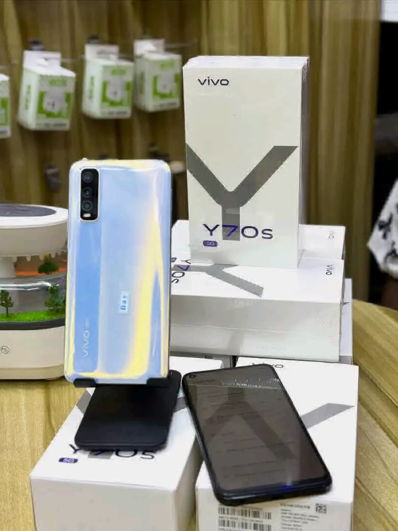 Brand New Vivo Y70s Smartphone 8GB/256GB