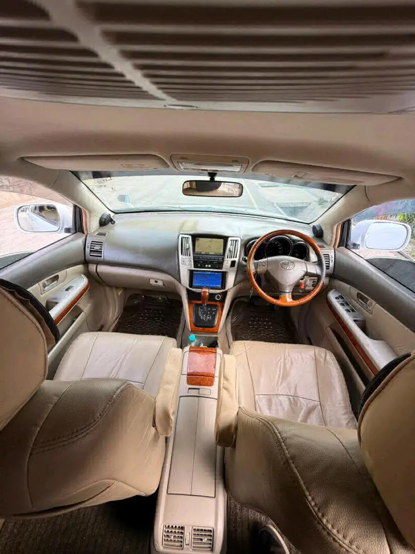 Toyota Harrier SUV White EHD thumbnail 8