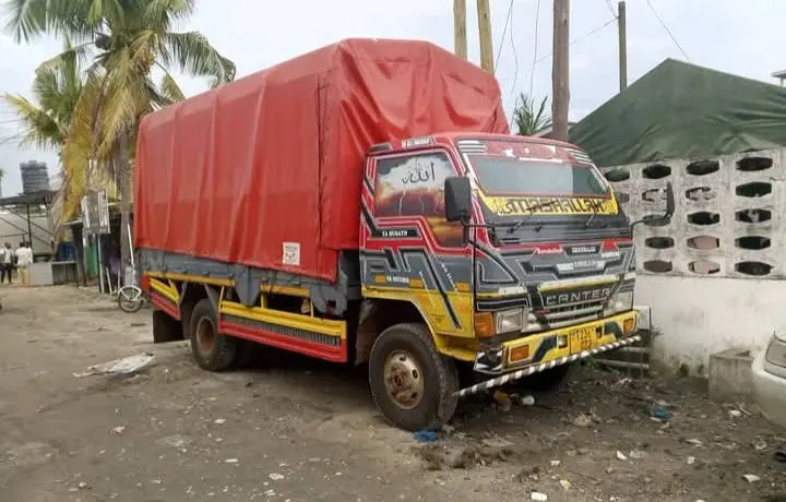 Mitsubishi Canter Truck Diesel 4D33 Manual thumbnail 2