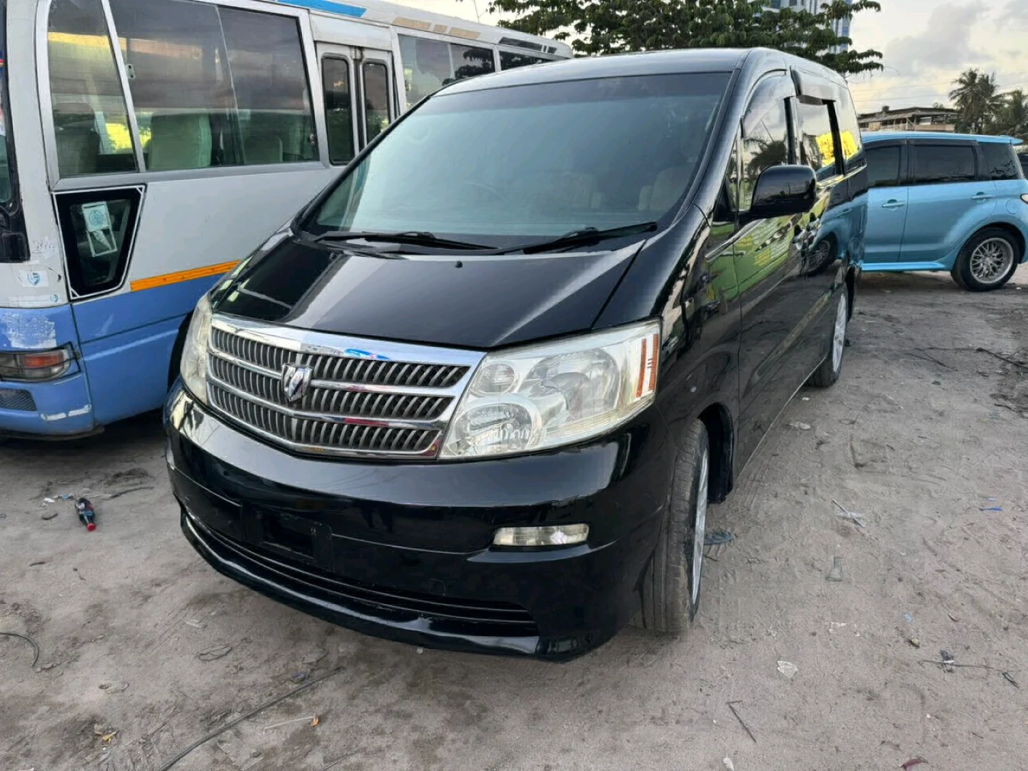 Toyota Alphard DMH 2004 Minivan