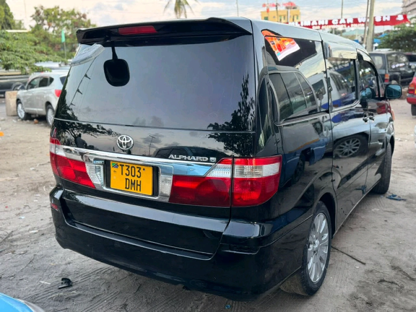 Toyota Alphard DMH 2004 Minivan thumbnail 2