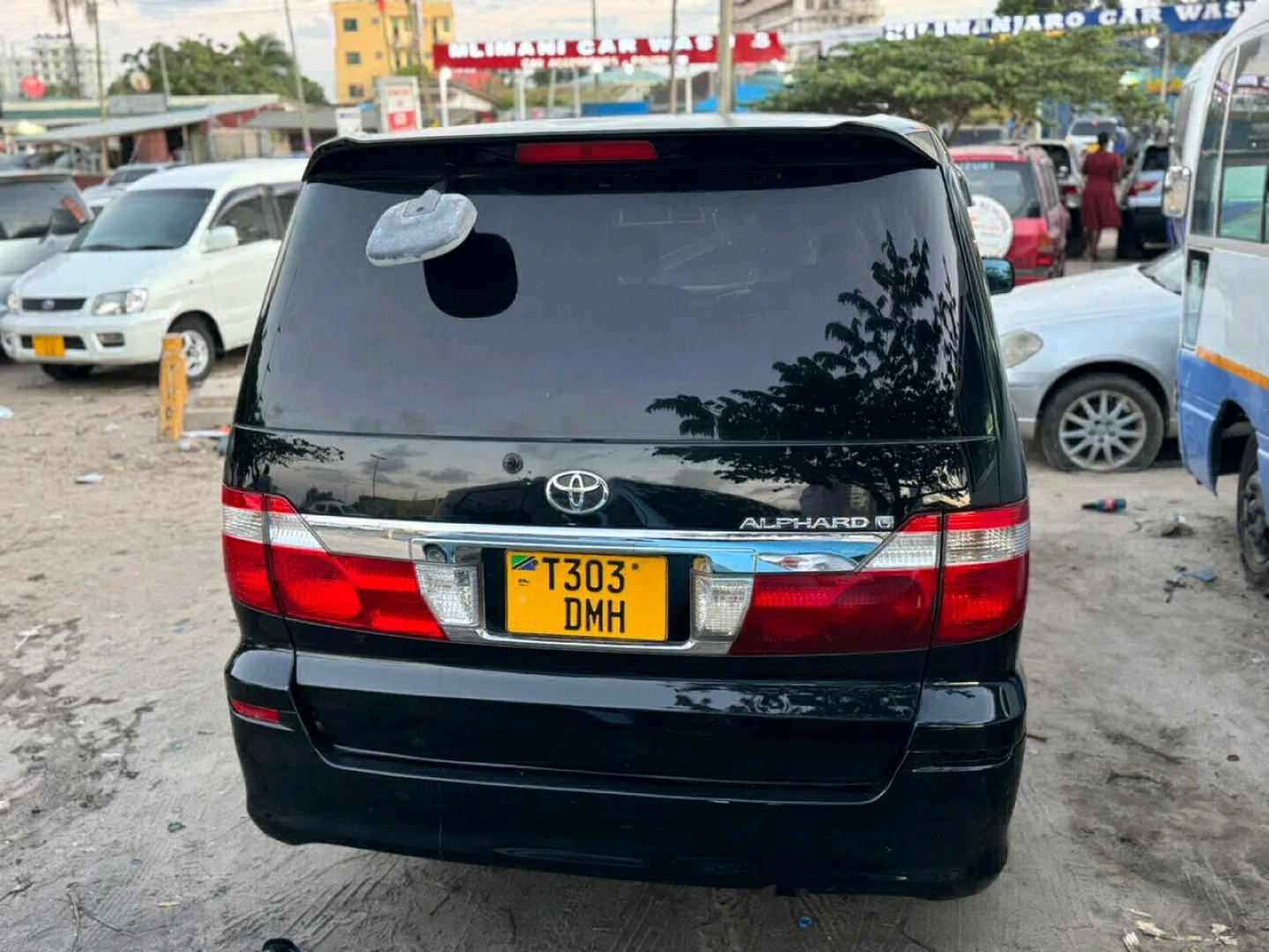 Toyota Alphard DMH 2004 Minivan thumbnail 4