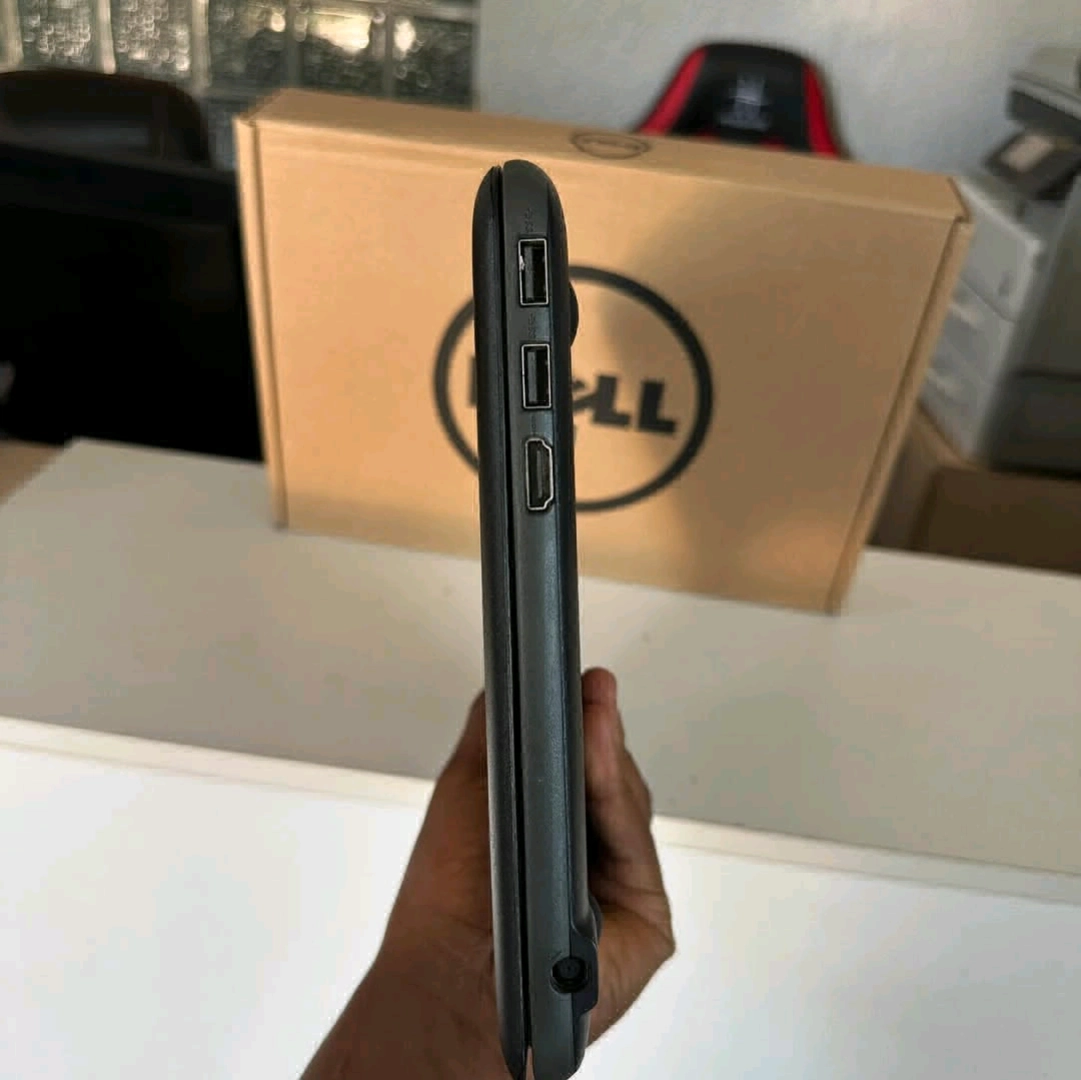 Dell Latitude 3190 Laptop thumbnail 6
