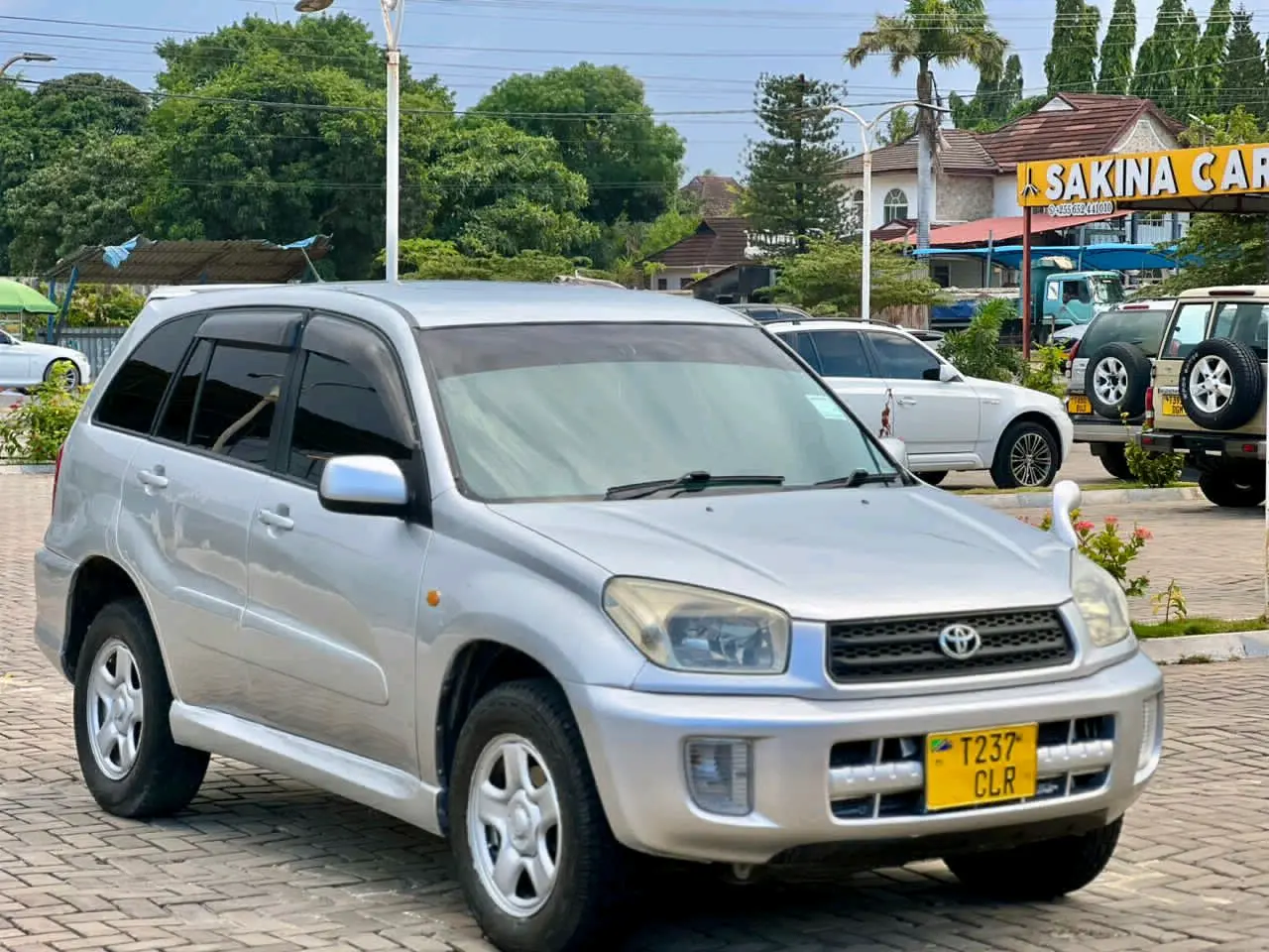 Toyota RAV4 Silver 1ZZ VVTi thumbnail 3