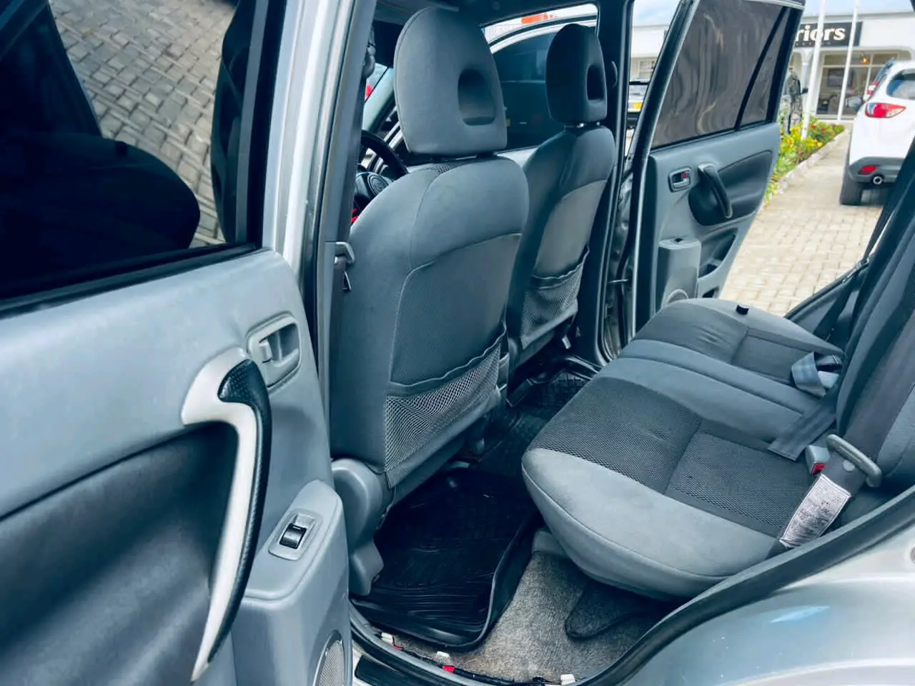 Toyota RAV4 Silver 1ZZ VVTi thumbnail 7