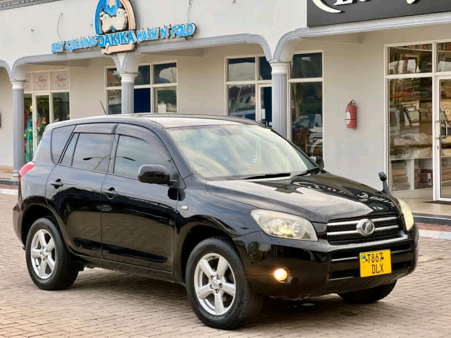 Toyota RAV4 DLX 2006 Used like new thumbnail 2