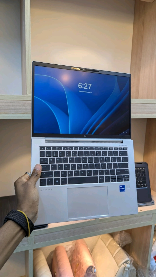 New HP ProBook 840 G10 Core i7 Laptop