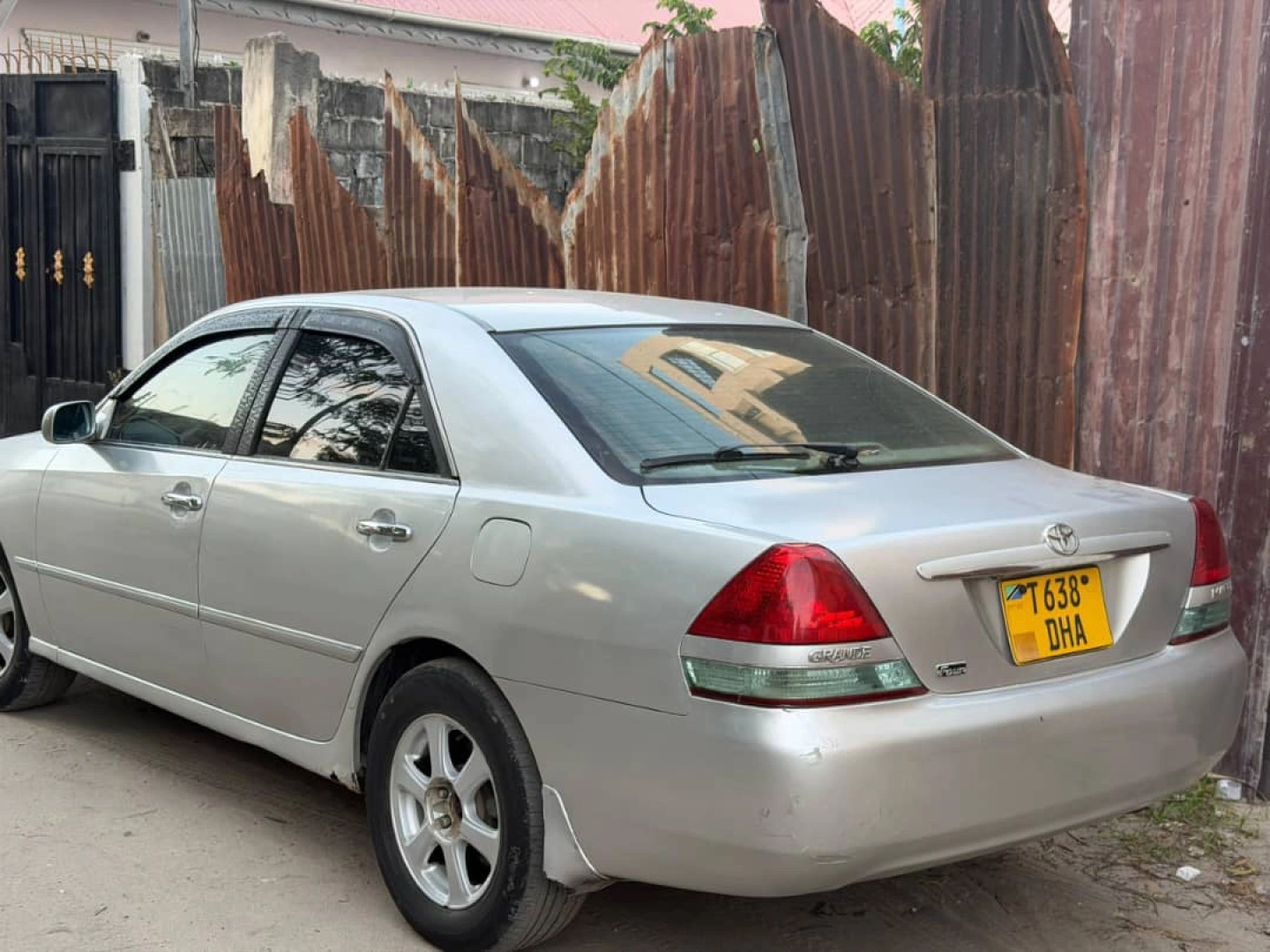 Toyota Mark II Grande Sedan Full AC DHA thumbnail 4