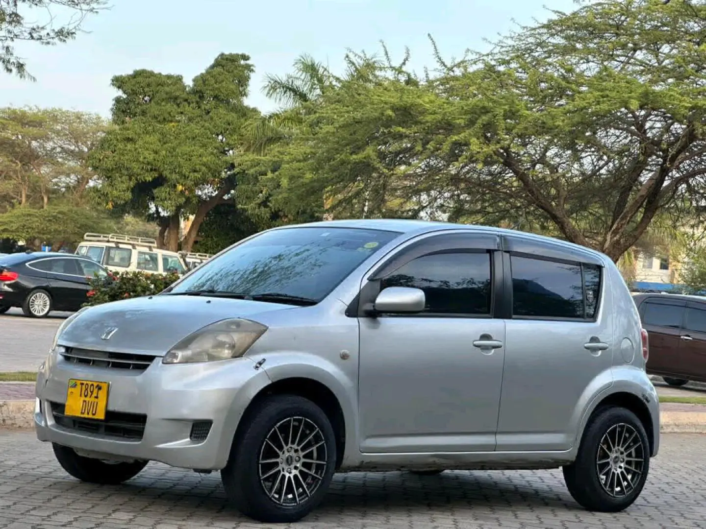 Toyota Passo 2005 Silver for Sale thumbnail 2