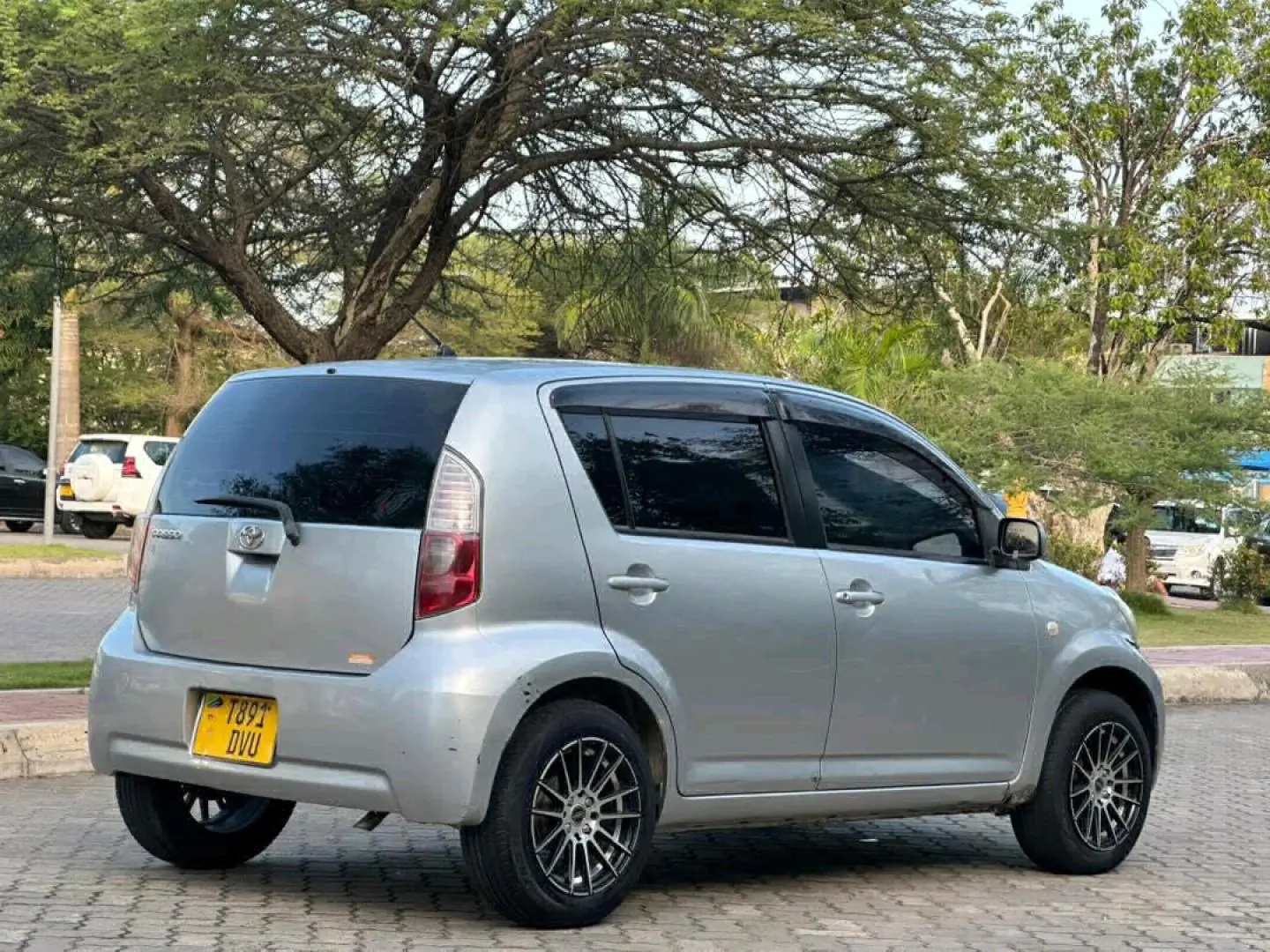 Toyota Passo 2005 Silver for Sale thumbnail 4