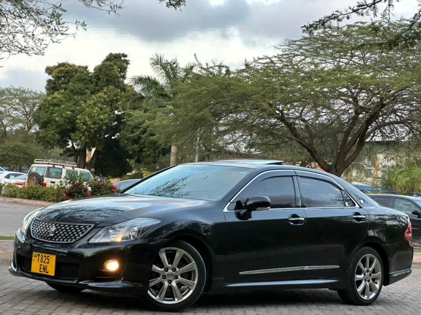 Toyota Crown New Model 2010 - Low Mileage thumbnail 5
