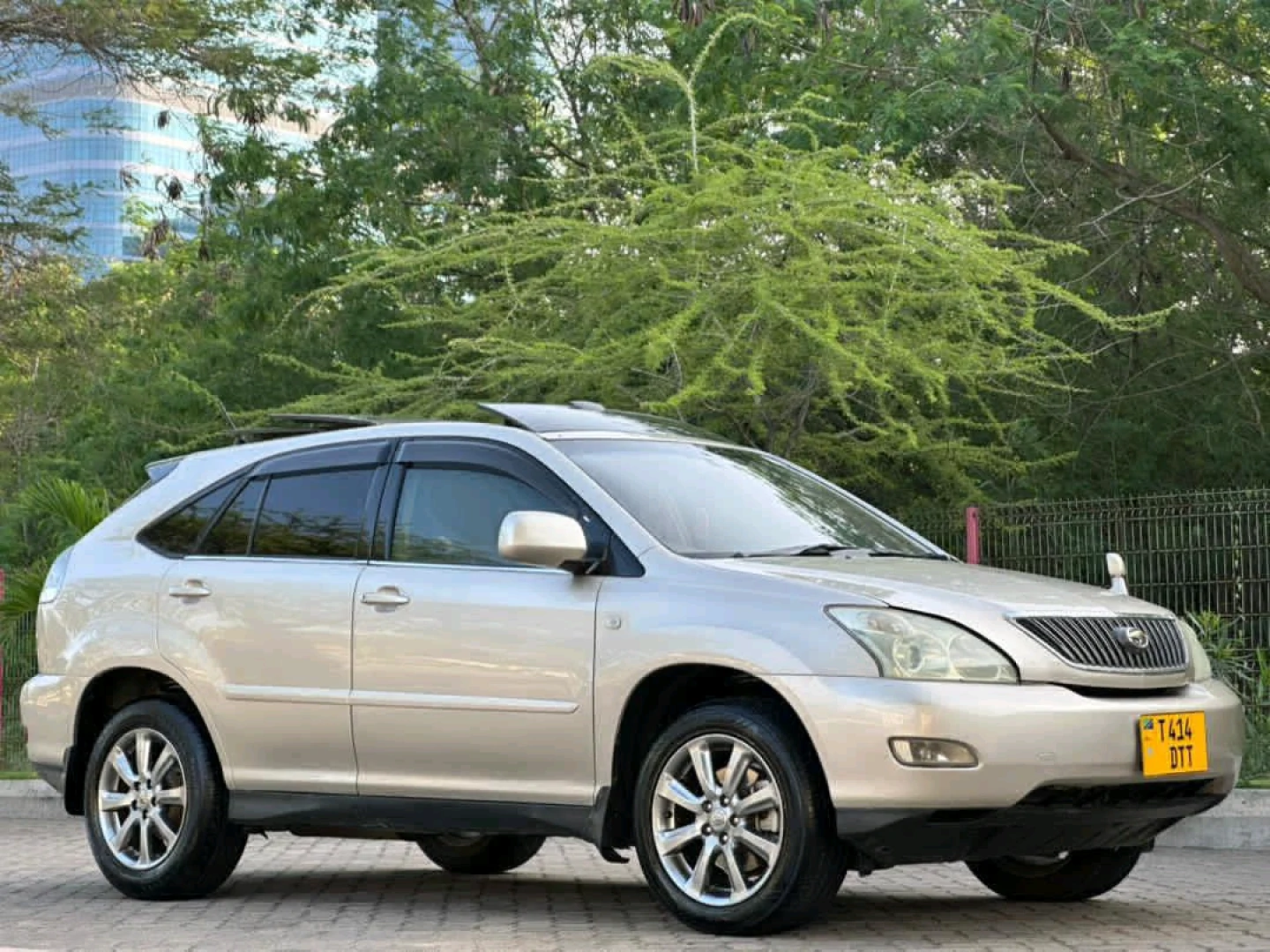 Toyota Harrier SUV Openroof 2006 thumbnail 2