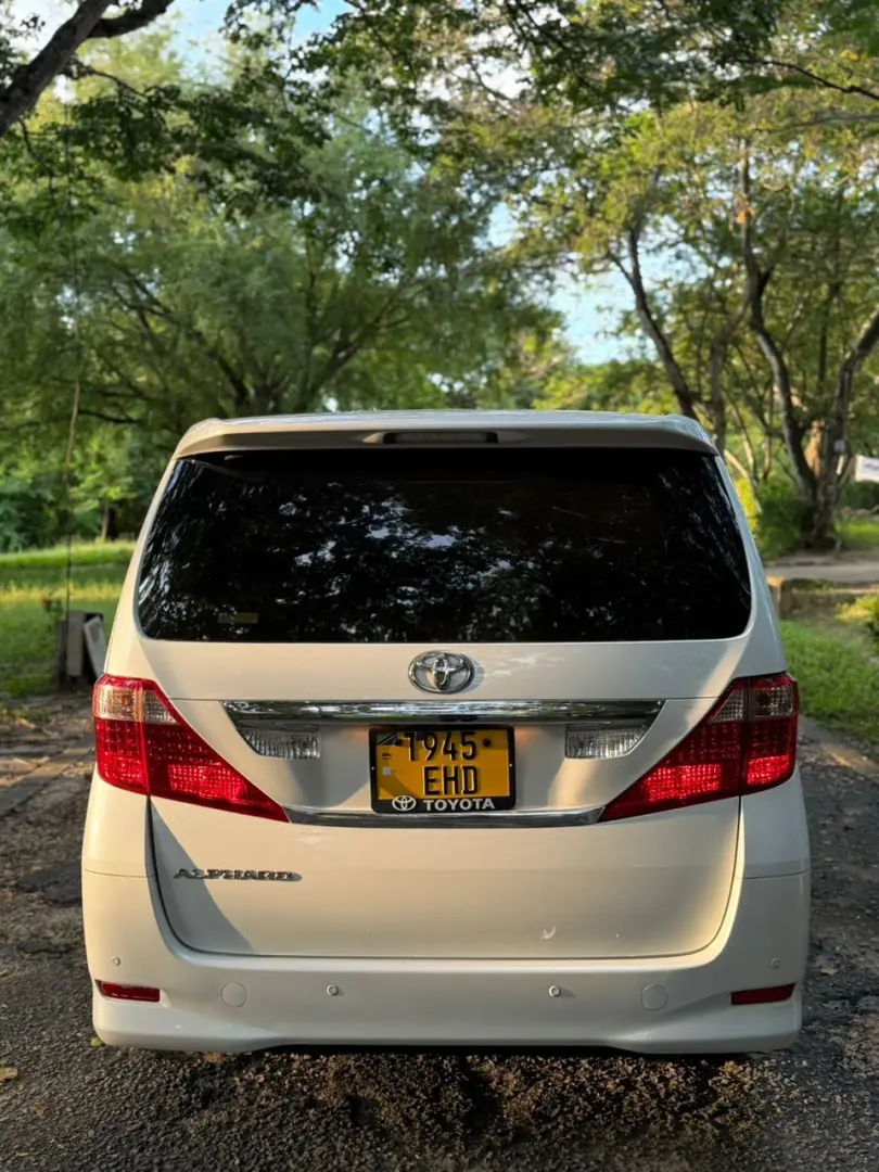 Toyota Alphard 2011 thumbnail 3