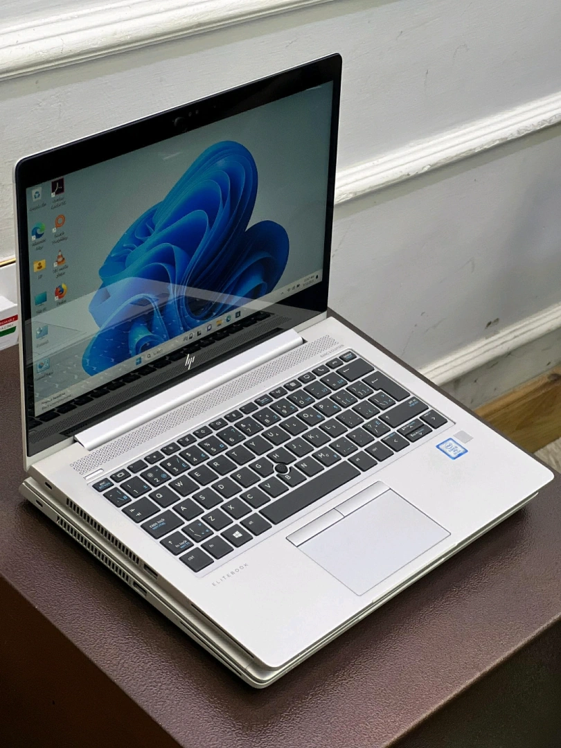 HP EliteBook 840 G5 Core i5 7th Gen Touchscreen Laptop thumbnail 2