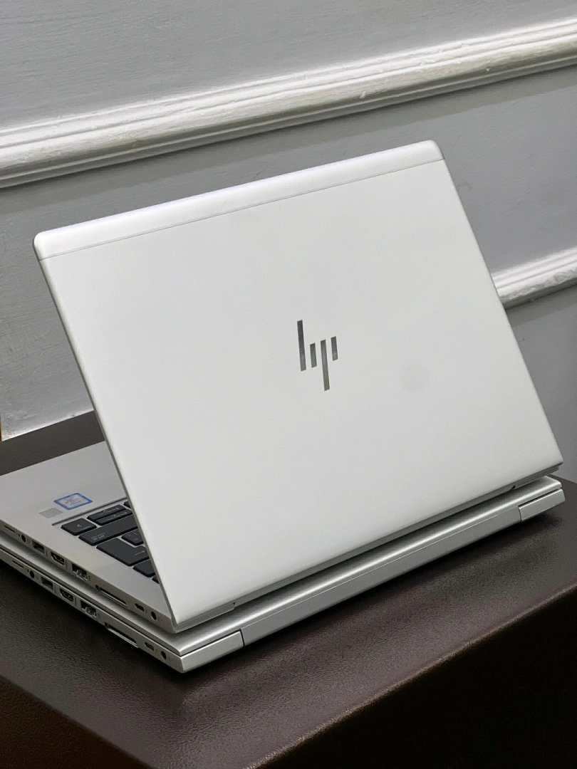 HP EliteBook 840 G5 Core i5 7th Gen Touchscreen Laptop thumbnail 3
