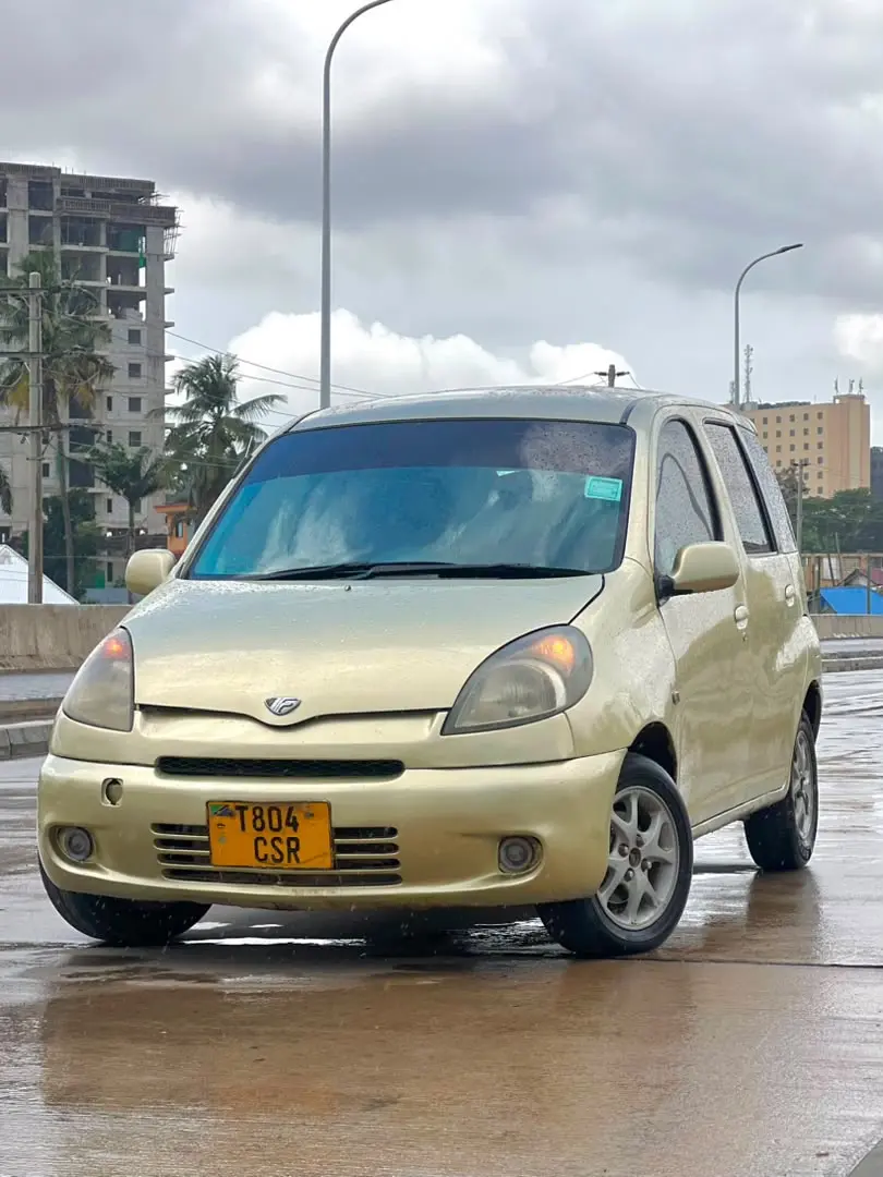 Toyota Funcargo CSR thumbnail 3
