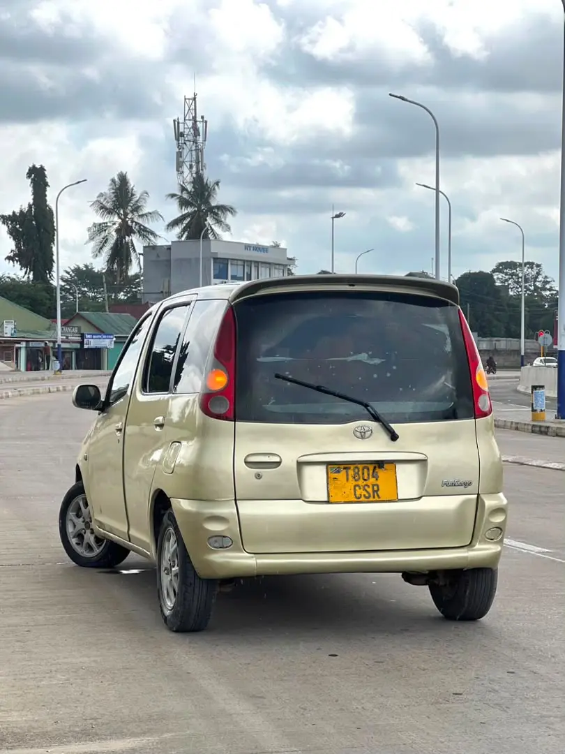 Toyota Funcargo CSR thumbnail 5