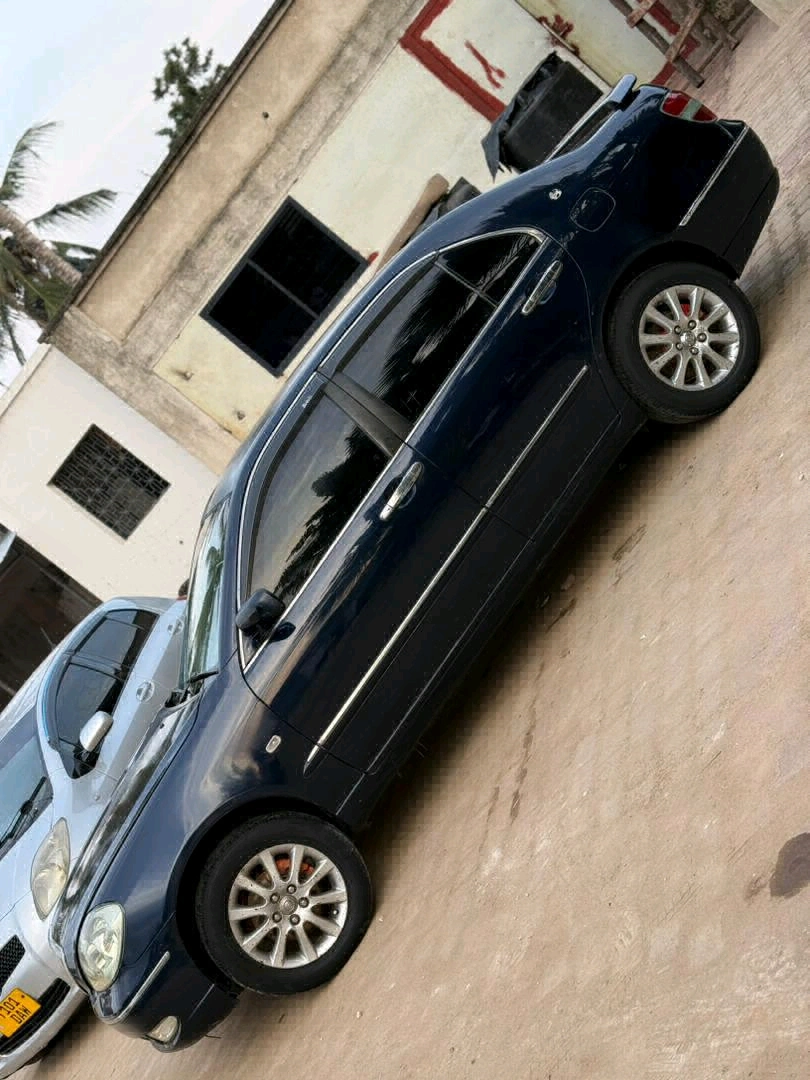 Toyota Brevis Blue Sedan (Full AC, Music System) thumbnail 4