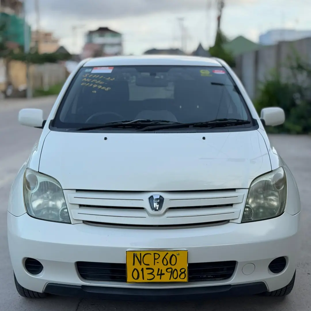 White Toyota Ist Hatchback for Sale