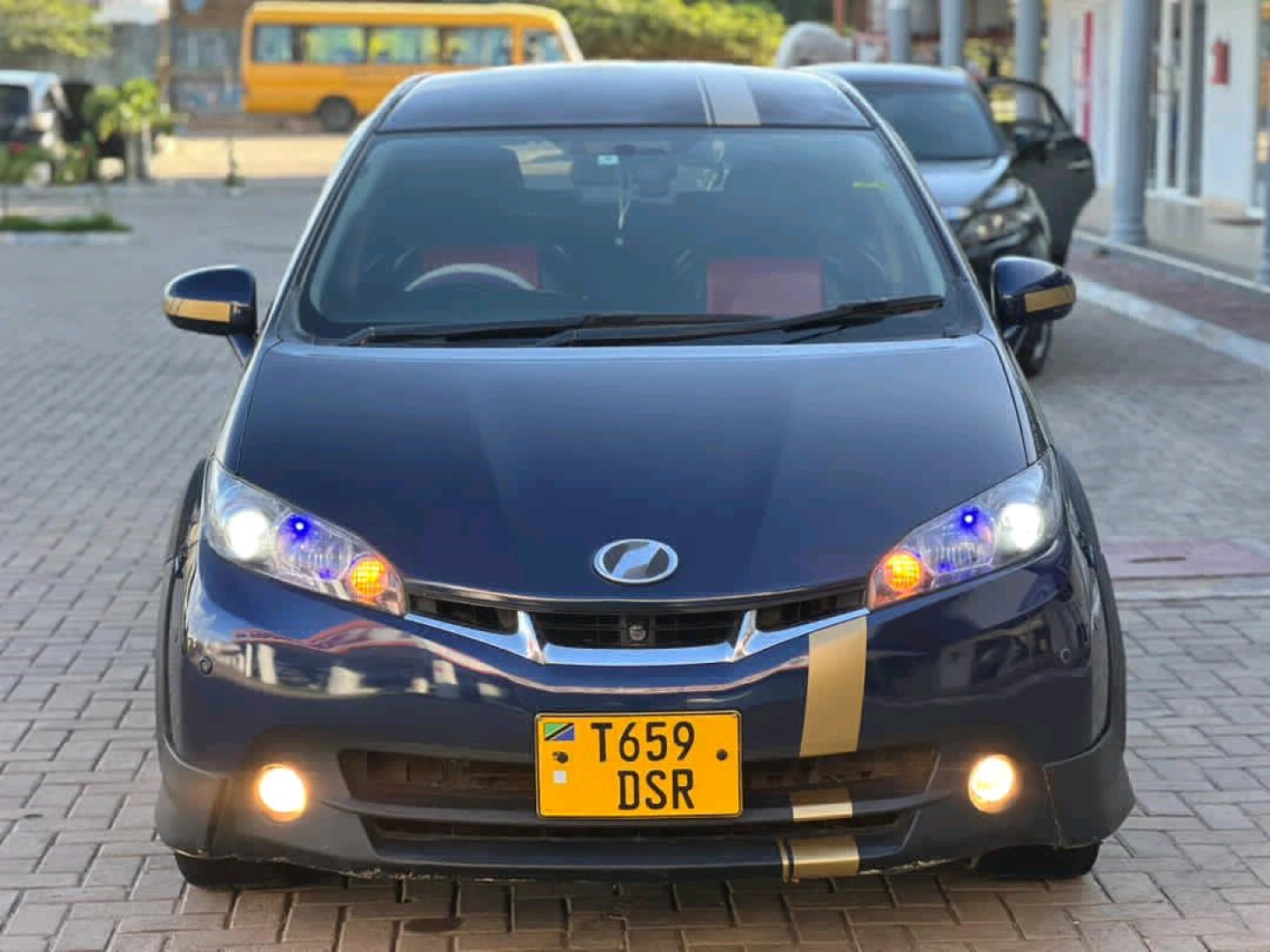 Dark Blue Toyota Wish New Model 2009 (DSR)