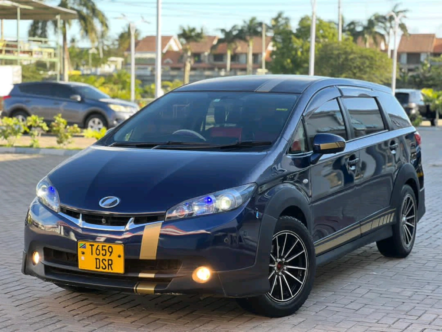 Dark Blue Toyota Wish New Model 2009 (DSR) thumbnail 3