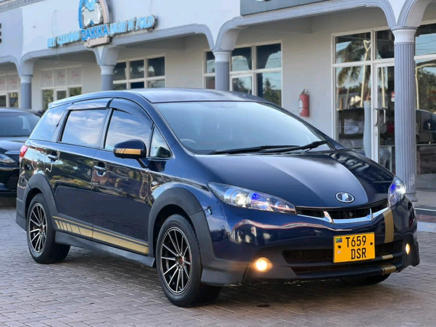 Dark Blue Toyota Wish New Model 2009 (DSR) thumbnail 4