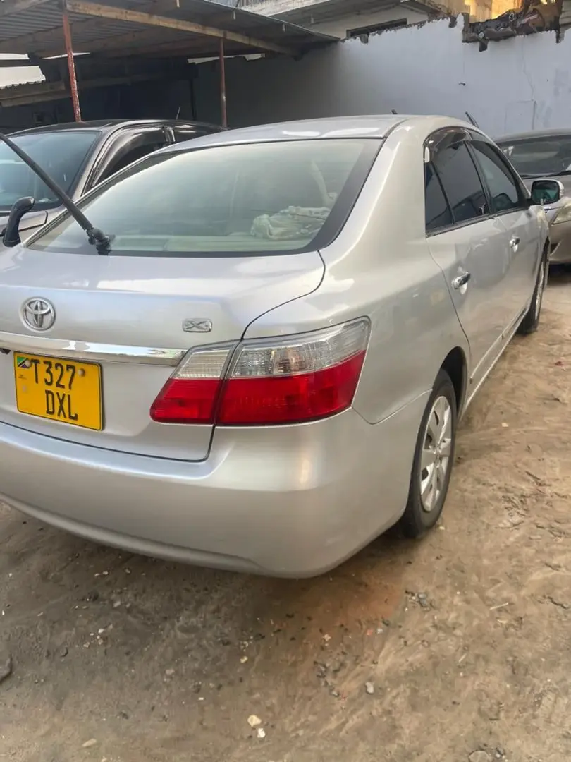 Toyota Premio New Model thumbnail 2