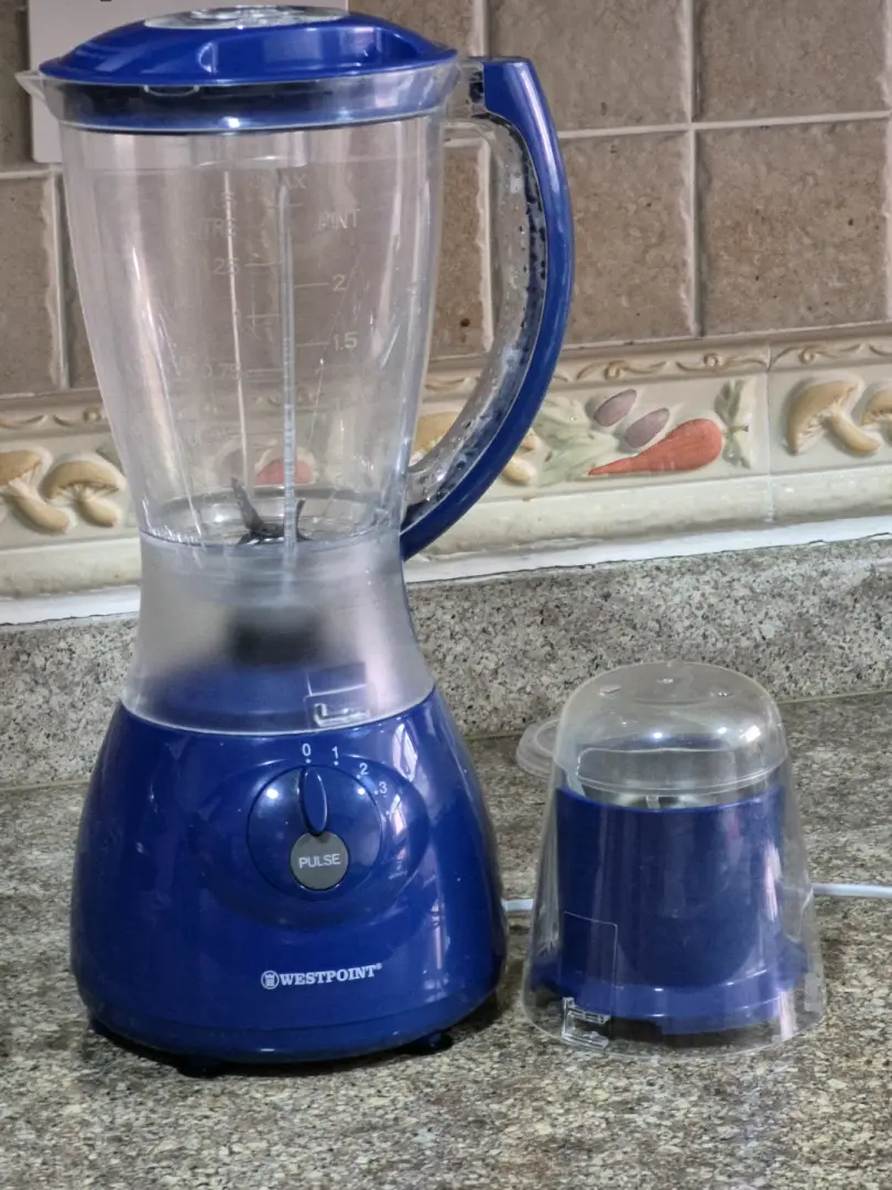 Kitchenware Set (Pots, Glass Dishes, Blender & Iron) thumbnail 4