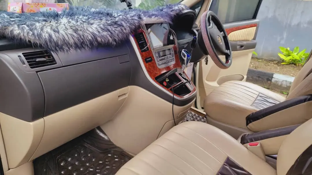 Toyota Alphard G DXU thumbnail 6