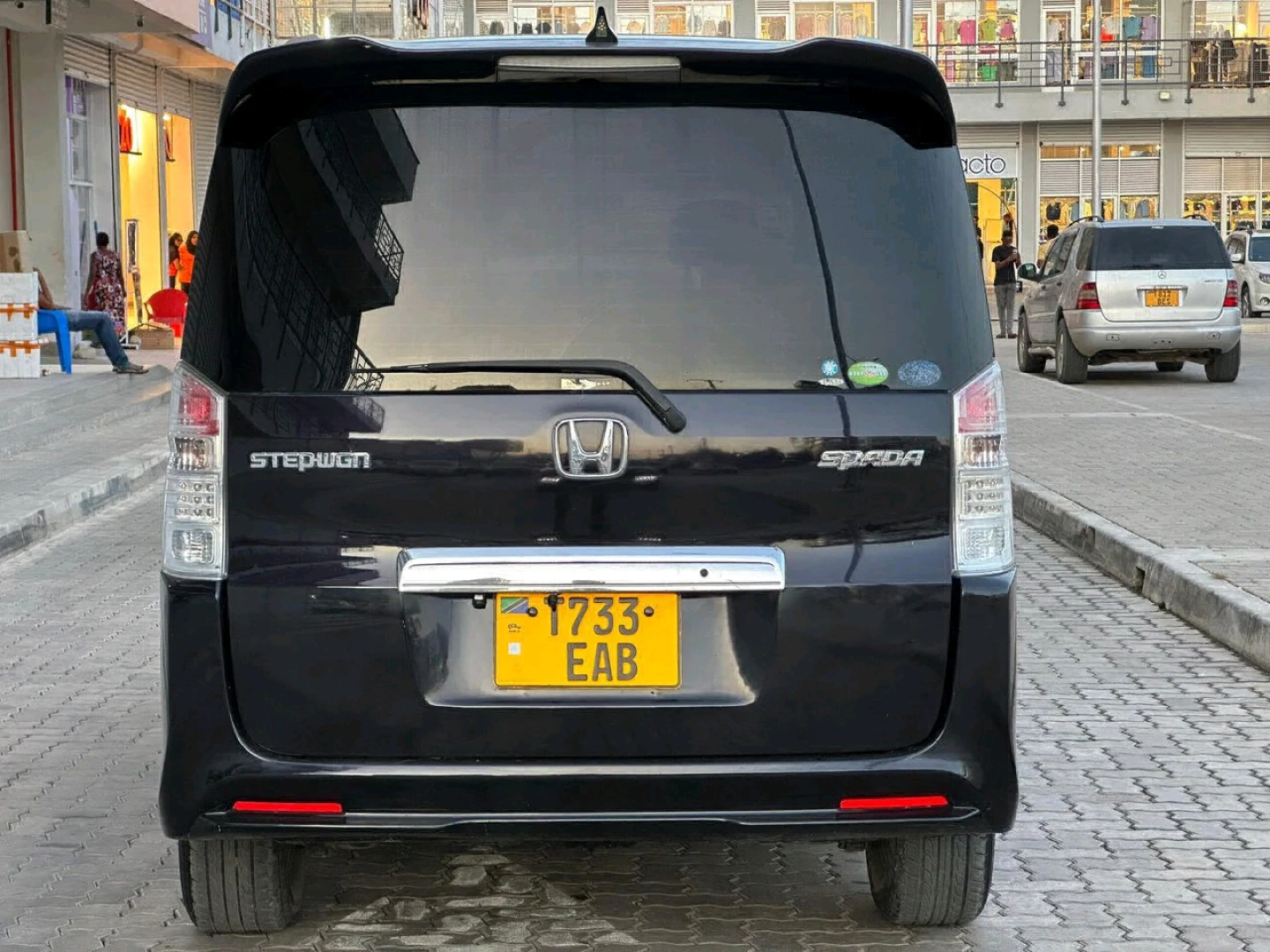 Honda Stepwagon 2010 EAB Black Minivan thumbnail 2