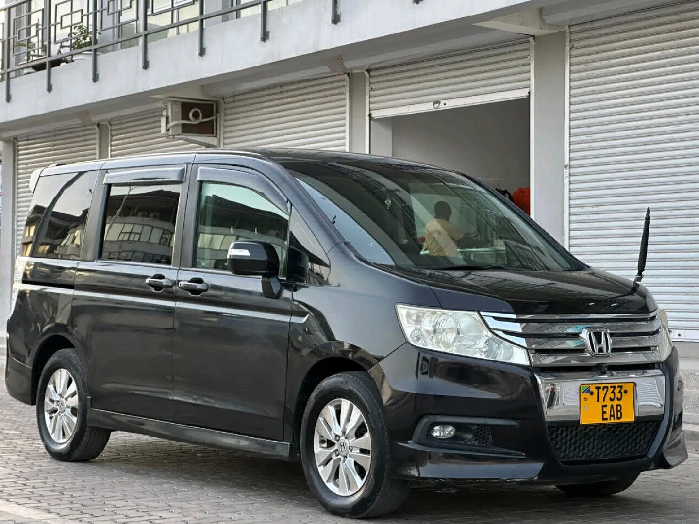 Honda Stepwagon 2010 EAB Black Minivan thumbnail 4