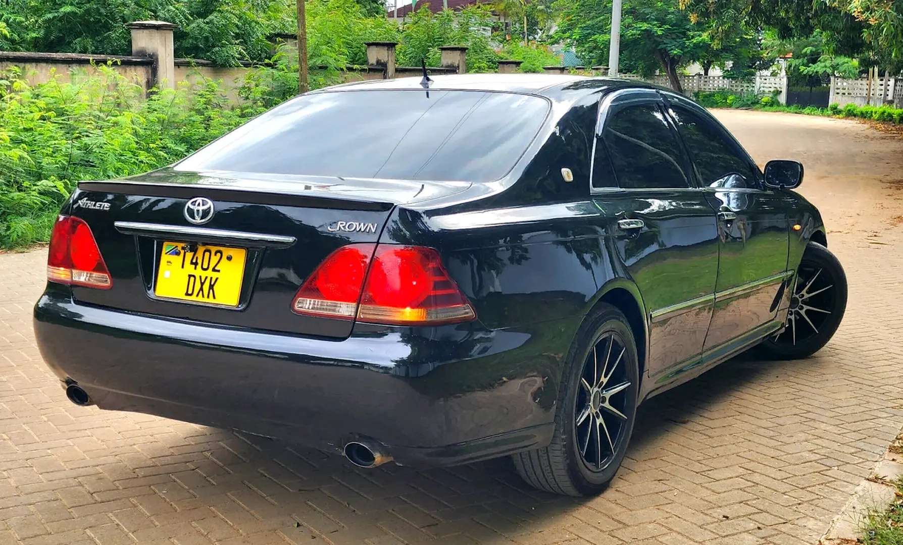 Toyota Crown Athlete thumbnail 3