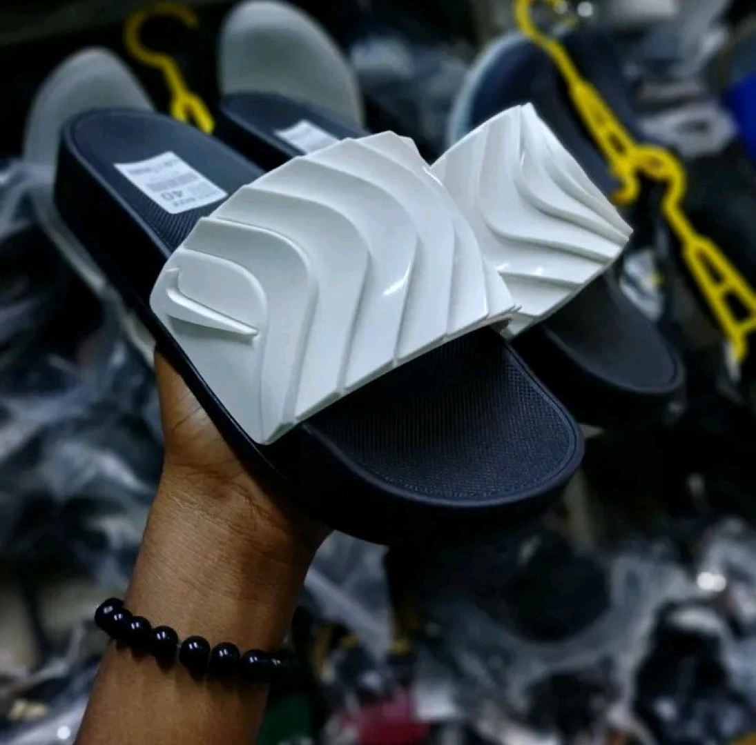 Good Quality Black and White Platform Slide Sandals